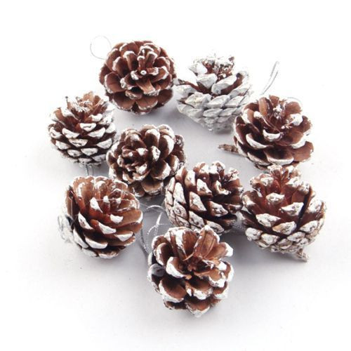 Christmas Pine Cones Hanging Decorations, 9 Pieces, Brown.