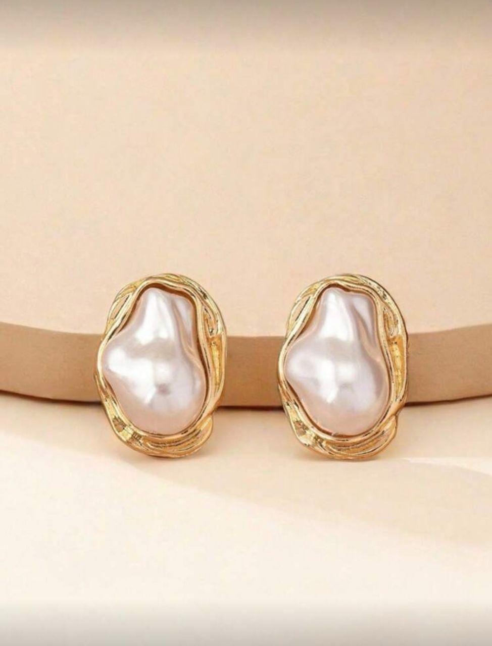 1 Pair Vintage French Baroque Style Asymmetrical Faux Pearl Earrings, Elegant & Fashionable European Style Earrings For Party And Banquet