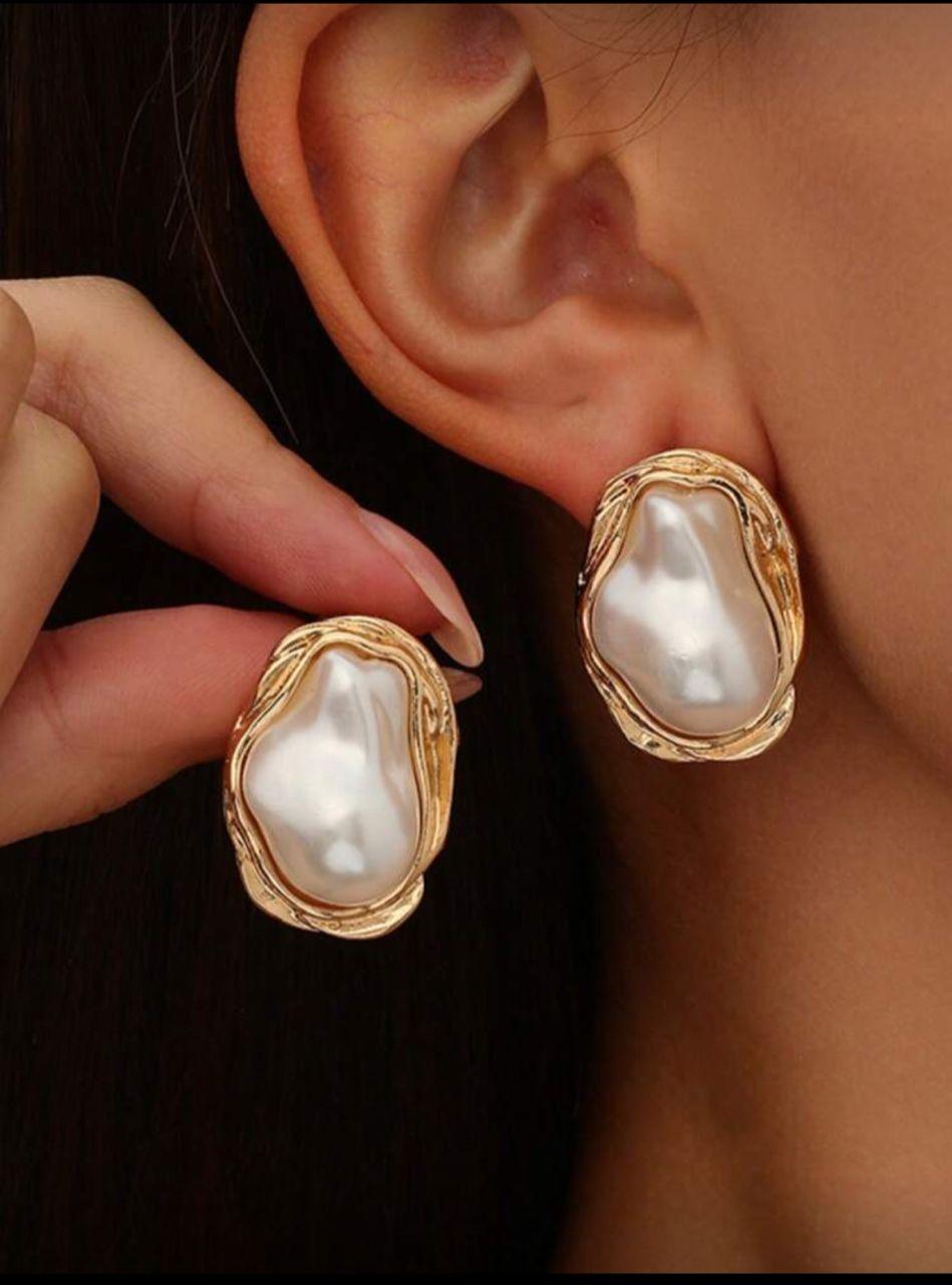 1 Pair Vintage French Baroque Style Asymmetrical Faux Pearl Earrings, Elegant & Fashionable European Style Earrings For Party And Banquet
