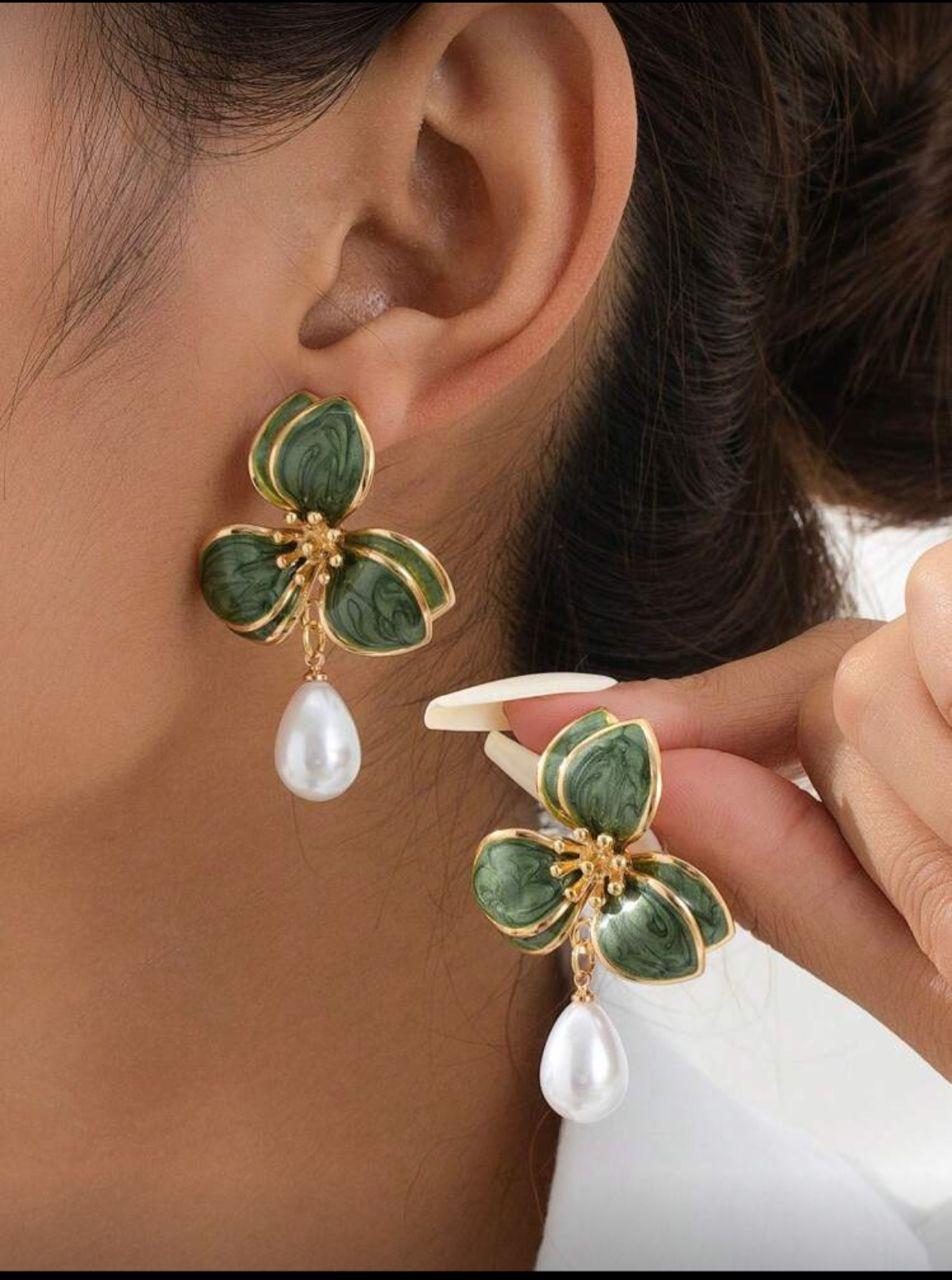 1pair Sweet & Fashionable Delicate Faux Pearl Flower Pendant Earrings For Women, Valentine's Day/Date Gift Valentines,Mom,Mother,Mother's Day,Gift